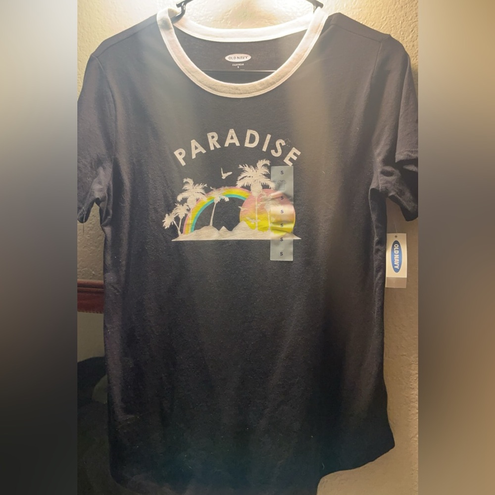 Women’s black with white neck Old Navy T-Shirt, Size Small but runs big